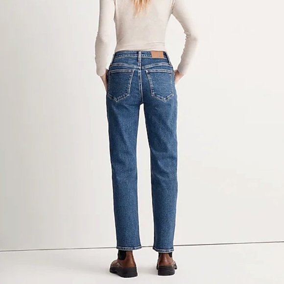 The Perfect Vintage Straight Jean in Bright Indigo Wash - Picture 3 of 12